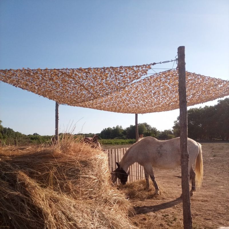 Zand driehoekig camouflagenet