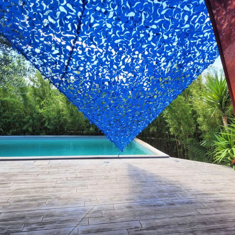 Blauw driehoekig camouflagenet