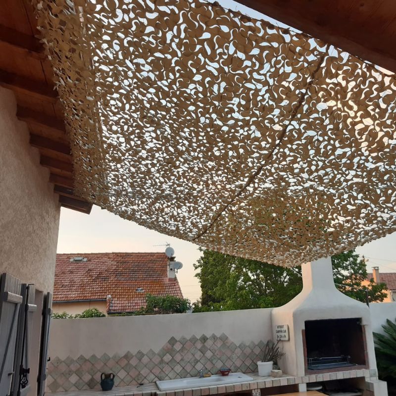 Met staalkabel versterkt camouflagenet